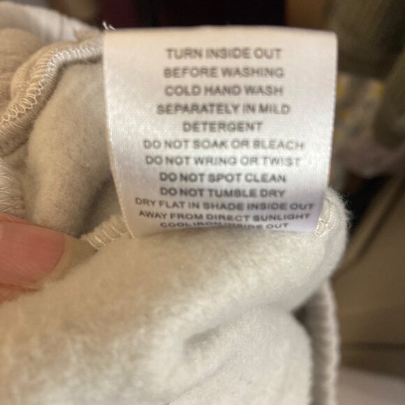 White Fox Boutique Shorts Womens Large Logo Pockets - Picture 8 of 8